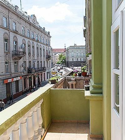 Apartment Vozle Teatra Opery I Baleta 리비프 외부 사진
